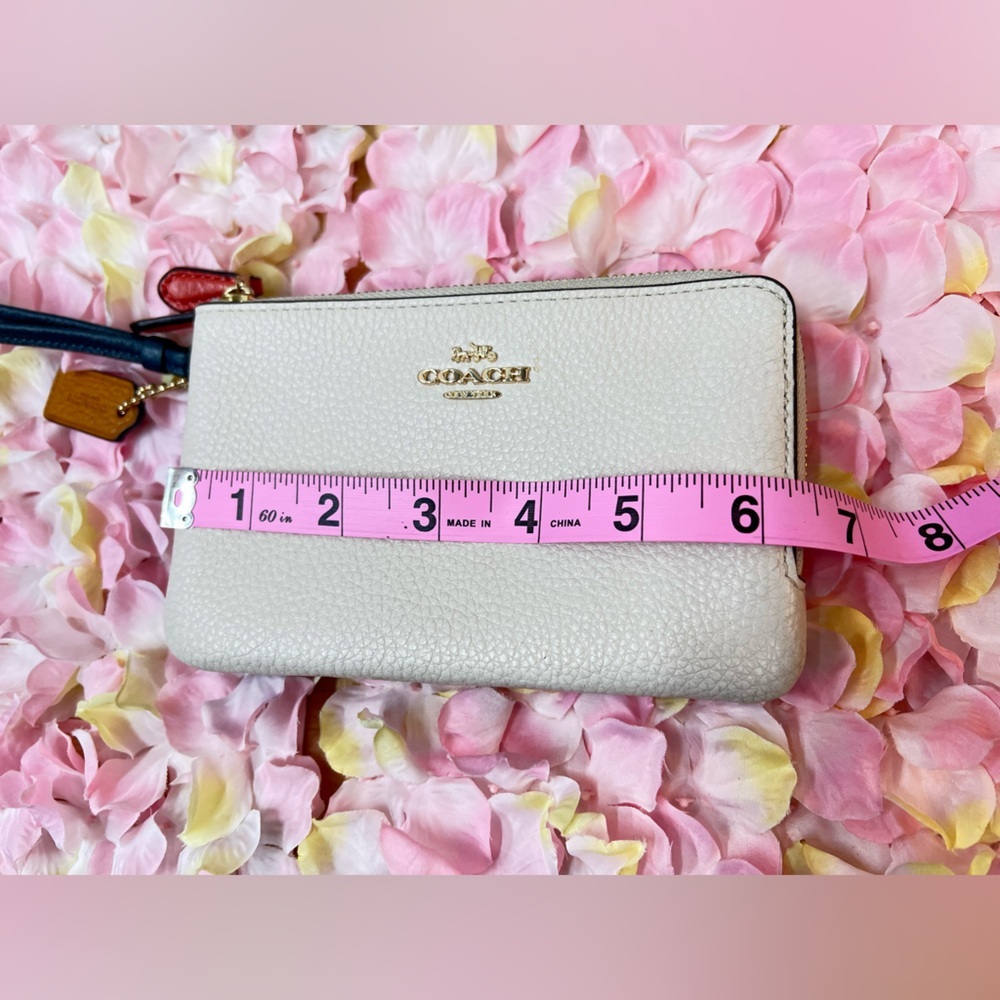 COACH Double Zipper Wristlet
Clutch Tan cream and blue Pebble Leather - Picture 9 of 12